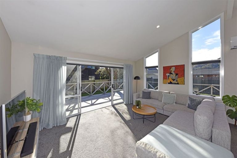 Photo of property in 3 Stedley Place, Heathcote Valley, Christchurch, 8022