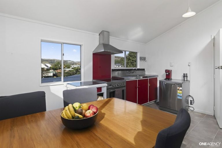 Photo of property in 71 Larsen Crescent, Tawa, Wellington, 5028