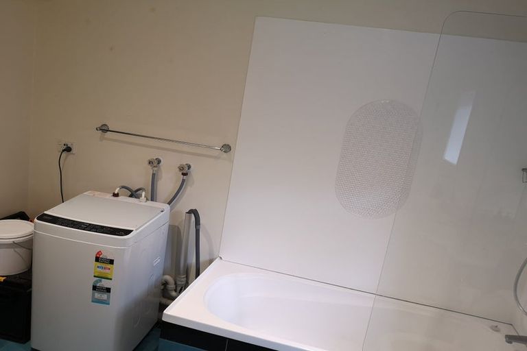 Photo of property in 136 West Harbour Drive, West Harbour, Auckland, 0618