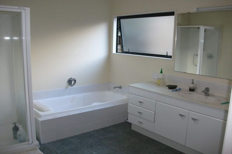 Photo of property in 14 St Clair Place, Browns Bay, Auckland, 0630