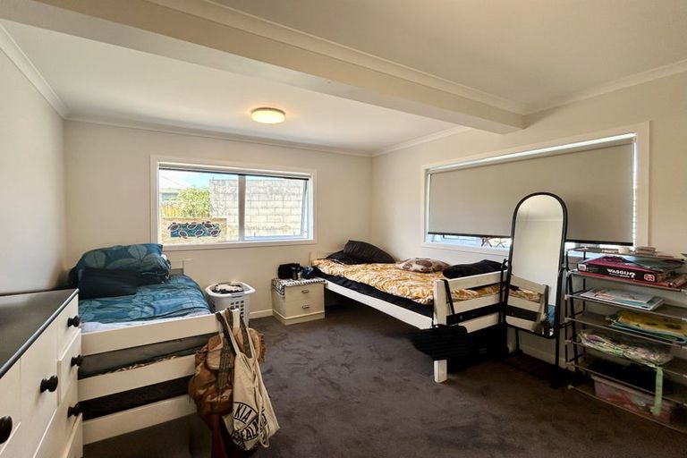 Photo of property in 2/38 Tramway Road, Beach Haven, Auckland, 0626