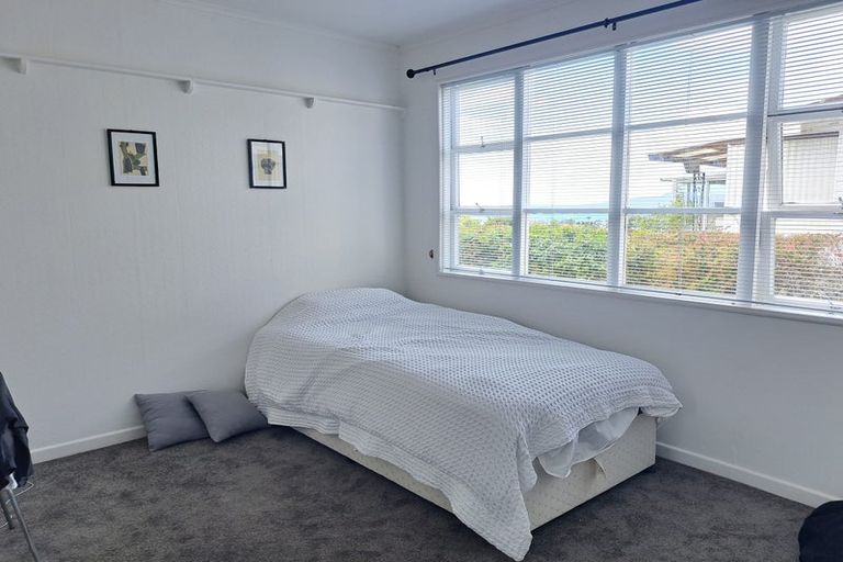 Photo of property in 1a Aberdeen Road, Castor Bay, Auckland, 0620