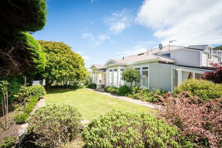 Photo of property in 34 Simla Crescent, Khandallah, Wellington, 6035