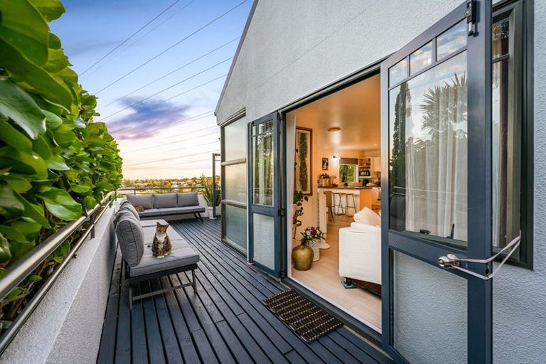 Photo of property in 56 Garton Drive, Massey, Auckland, 0614