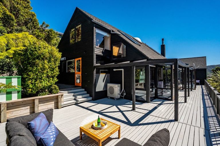 Photo of property in 1 Indira Place, Khandallah, Wellington, 6035