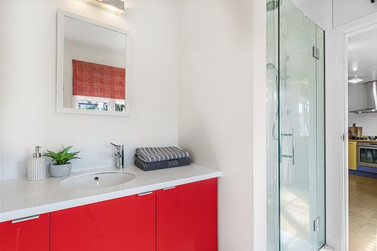 Photo of property in 6 Tavendale Place, St Albans, Christchurch, 8052