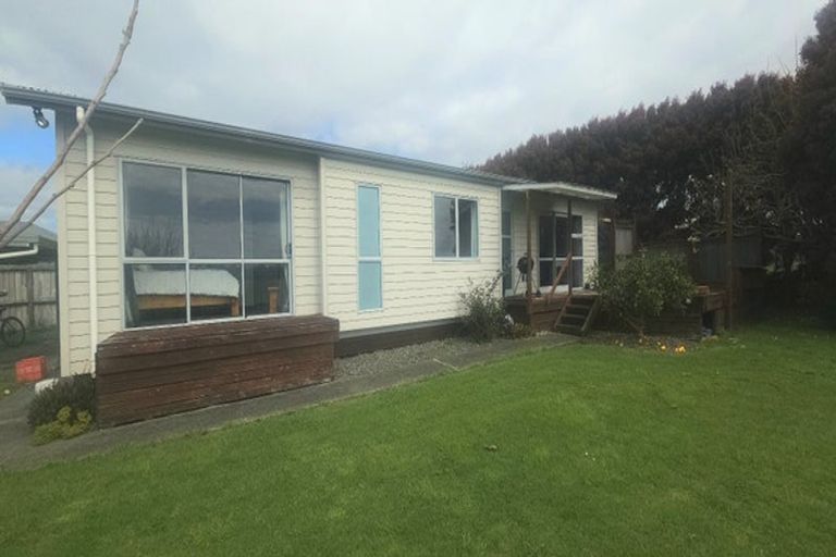 Photo of property in 15 Lowburn Avenue, Waipu, 0510