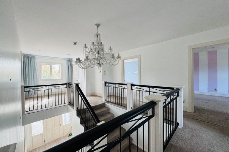 Photo of property in 12 Snowdon Road, Fendalton, Christchurch, 8052