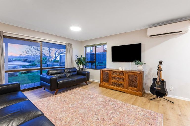 Photo of property in 23 James Cook Drive, Whitby, Porirua, 5024