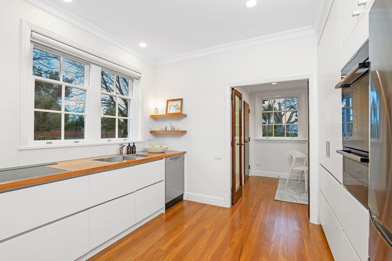 Photo of property in 34 Kahu Road, Fendalton, Christchurch, 8041