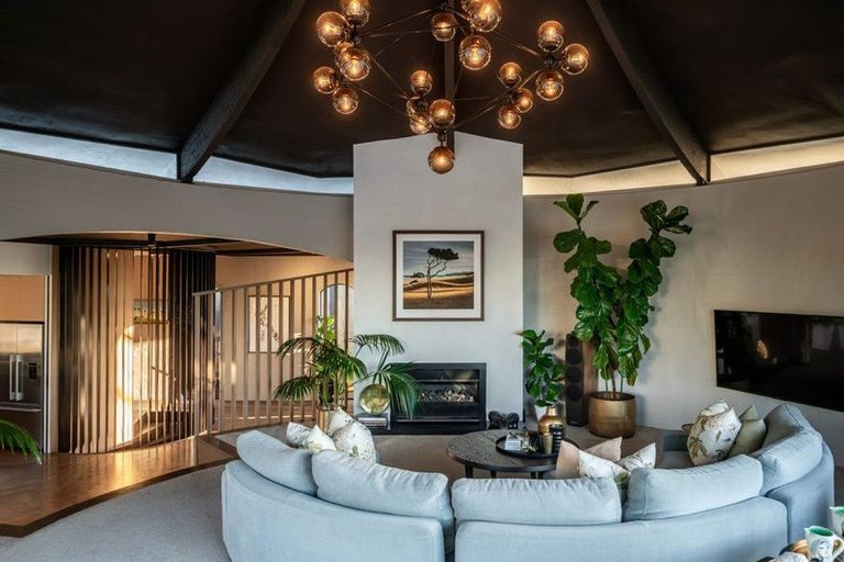 Photo of property in 1 Tiri Road, Takapuna, Auckland, 0620
