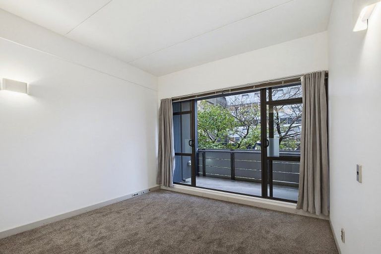 Photo of property in Gerondis Bldg Apartments, 201/60 Willis Street, Wellington Central, Wellington, 6011