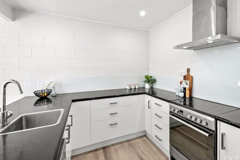 Photo of property in 2/1001 High Street, Avalon, Lower Hutt, 5011
