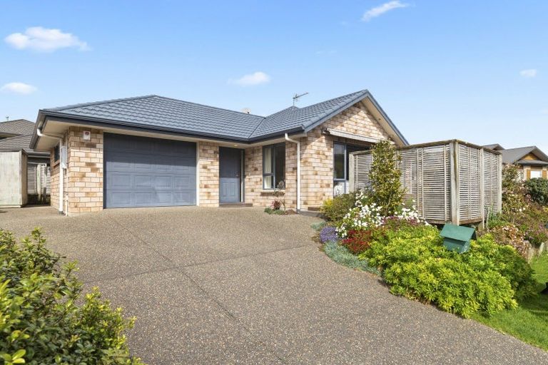 Photo of property in 16 Max Short Drive, Pukekohe, 2120
