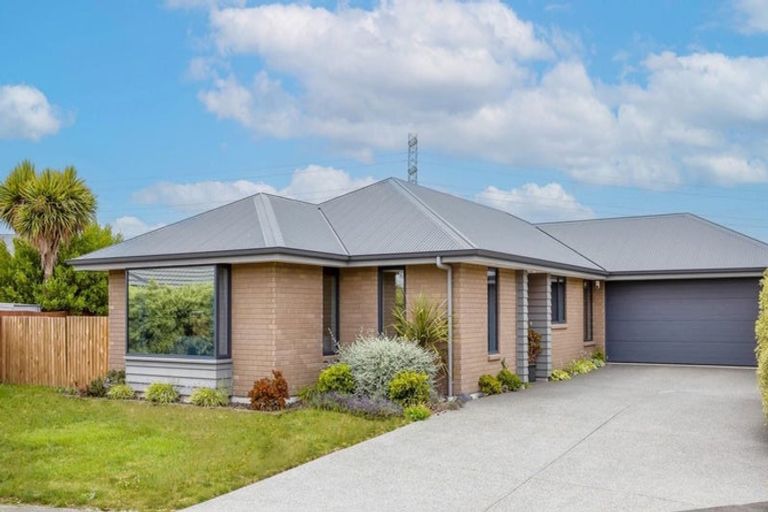 Photo of property in 15 Mollymawk Place, Woolston, Christchurch, 8023