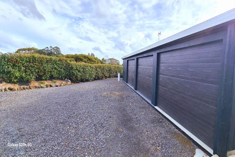 Photo of property in 17 Brewster Road, Pukekawa, Tuakau, 2696
