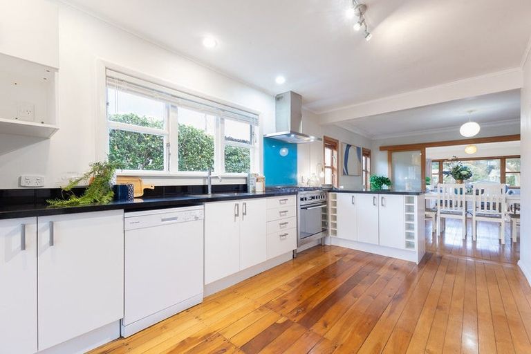 Photo of property in 107 Alexander Road, Raumati Beach, Paraparaumu, 5032