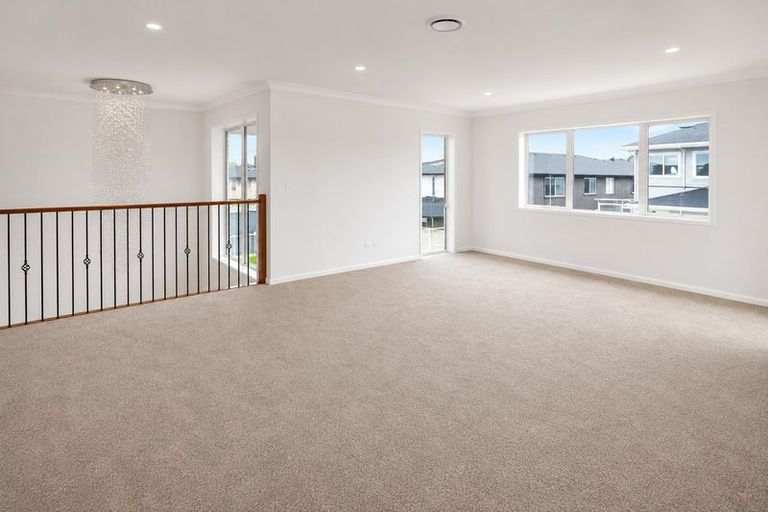 Photo of property in 68 Huntington Park Drive, Greenhithe, Auckland, 0632