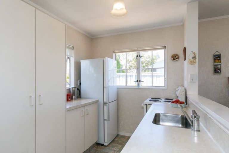 Photo of property in 2/64 The Esplanade, Westshore, Napier, 4110