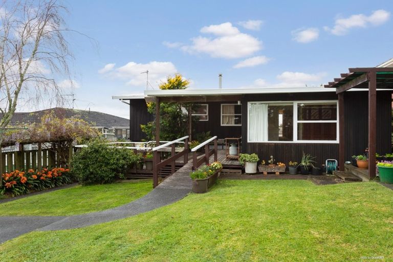 Photo of property in 18 Speedy Crescent, Hillcrest, Auckland, 0627