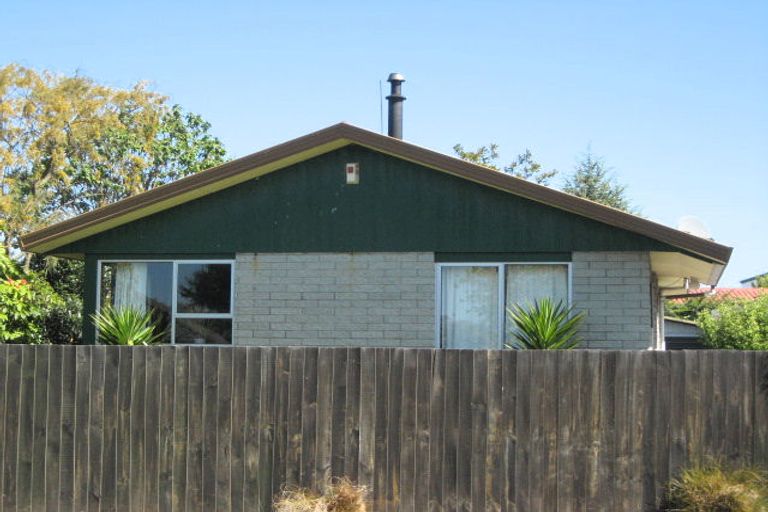Photo of property in 10 Cunliffe Road, Redwood, Christchurch, 8051