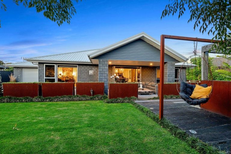 Photo of property in 10 Cooke Farm Grove, Waiwhakaiho, New Plymouth, 4312
