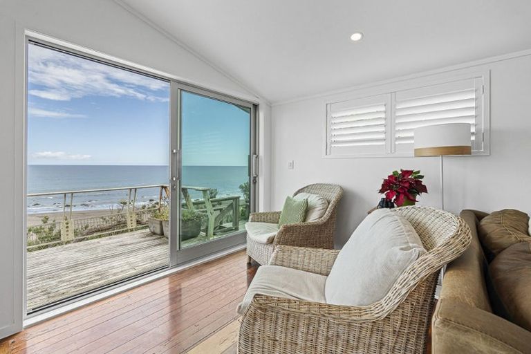 Photo of property in 43 Messenger Terrace, Oakura, 4314