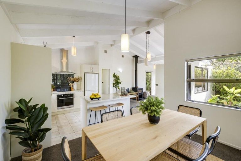 Photo of property in 34 James Cook Street, Havelock North, 4130