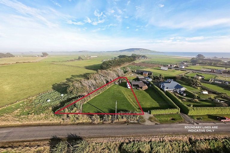 Photo of property in 70 Dover Street, Orepuki, Riverton, 9881