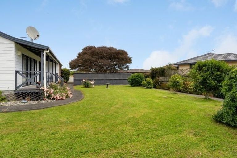 Photo of property in 18 Millhaven Place, Otaki, 5512