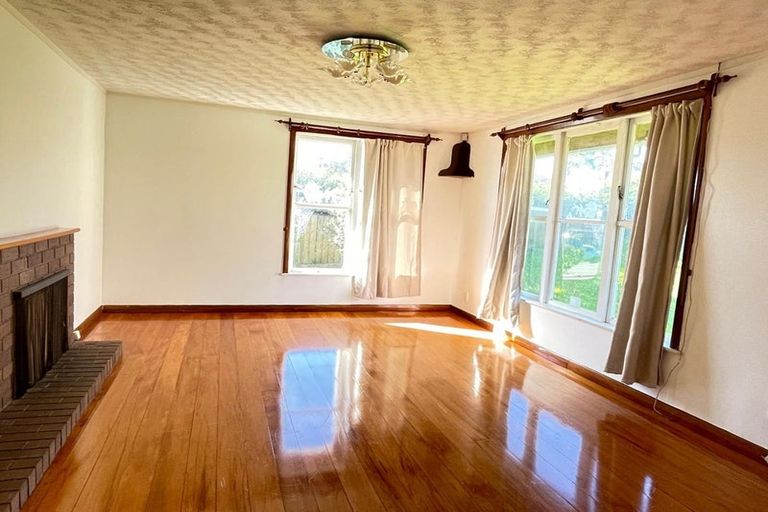 Photo of property in 87 Hillsborough Road, Hillsborough, Auckland, 1042