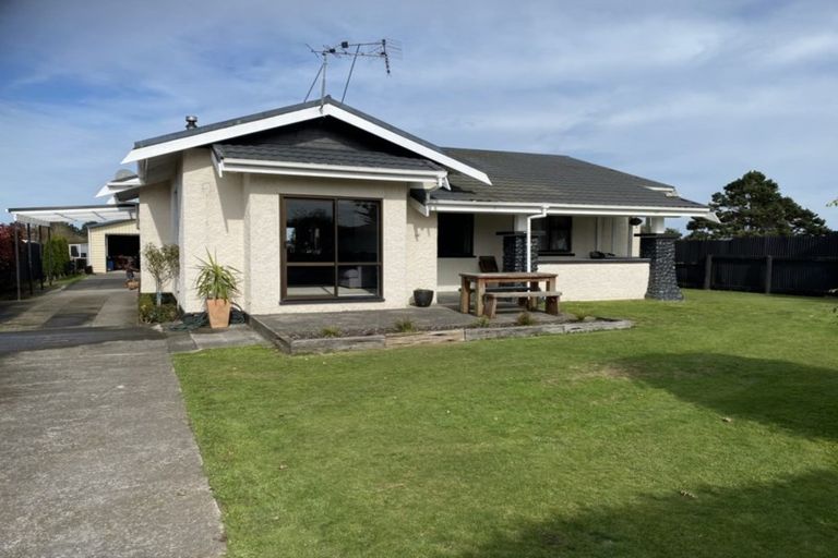 Photo of property in 5 Kitchener Street, Eltham, 4322