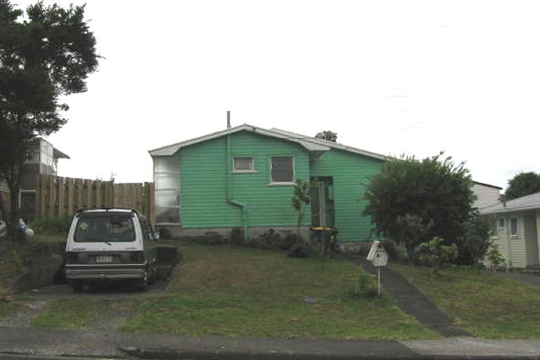 Photo of property in 2/21 Levesque Street, Birkdale, Auckland, 0626