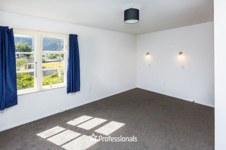 Photo of property in 161 Wellington Road, Wainuiomata, Lower Hutt, 5014