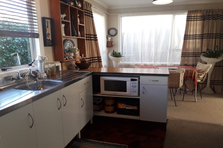 Photo of property in 6 Omata Road, Westown, New Plymouth, 4310