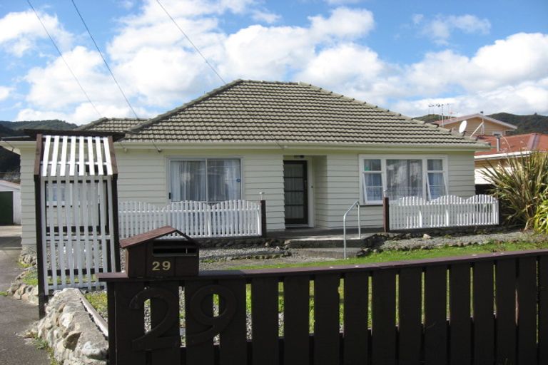 Photo of property in 29 Bledisloe Crescent, Wainuiomata, Lower Hutt, 5014