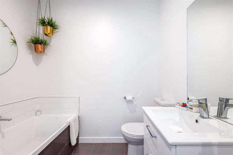 Photo of property in 6/50 Ocean View Road, Northcote, Auckland, 0627