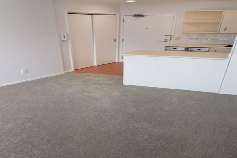 Photo of property in The Rennaissance, 5j/18 Ronwood Avenue, Manukau, Auckland, 2104