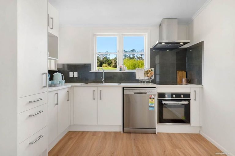 Photo of property in 49 Candia Road, Swanson, Auckland, 0614