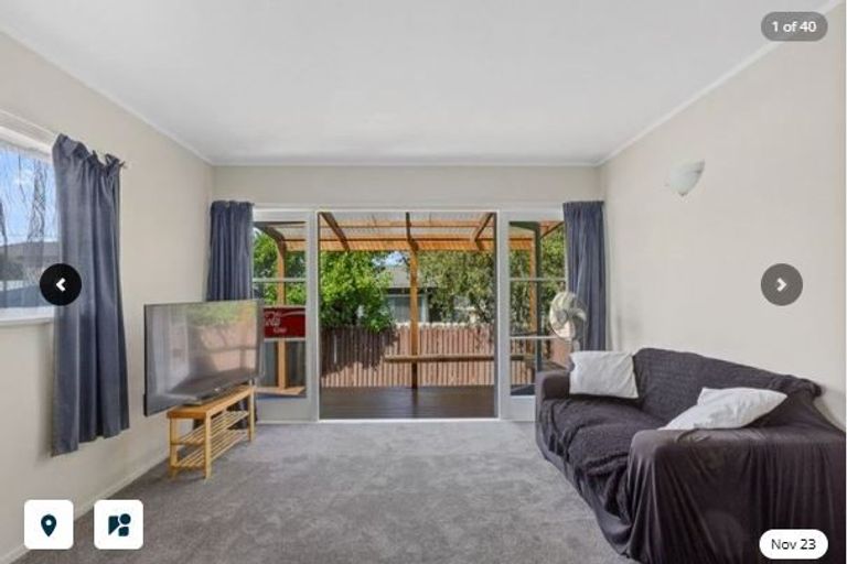 Photo of property in 102 Taikata Road, Te Atatu Peninsula, Auckland, 0610