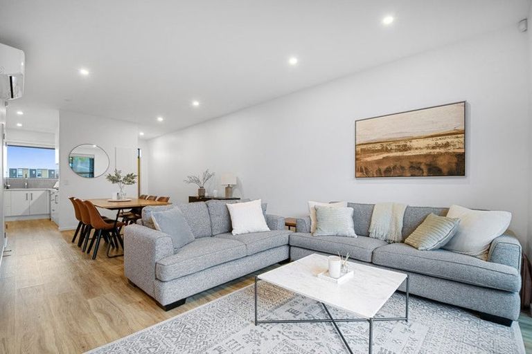 Photo of property in 31 Peihana Road, Hobsonville, Auckland, 0616