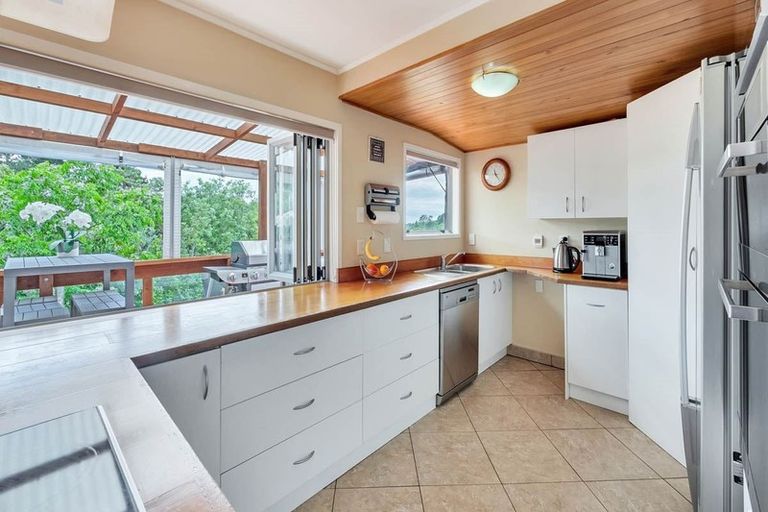 Photo of property in 40 Cranston Street, Torbay, Auckland, 0632