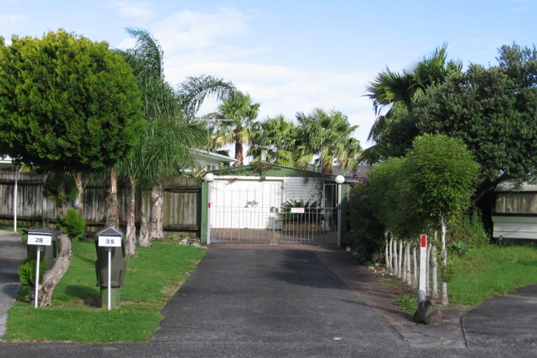 Photo of property in 35 Mackenzie Street, Te Atatu South, Auckland, 0610