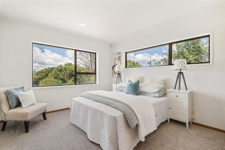 Photo of property in 13 Tarahanga Street, Northcote, Auckland, 0627