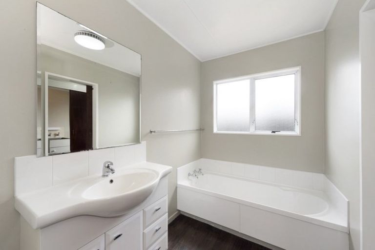 Photo of property in 7 Garland Drive, St Andrews, Hamilton, 3200