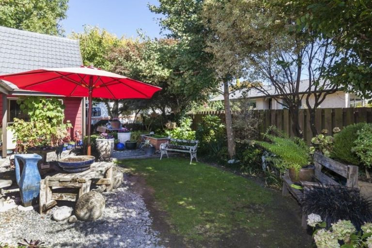 Photo of property in 11a Kaputone Place, Belfast, Christchurch, 8051