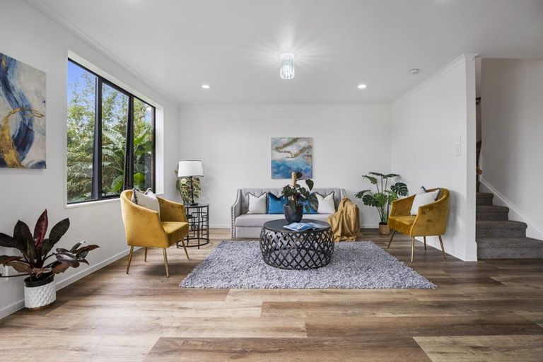 Photo of property in 32 Secoia Crescent, Mangere, Auckland, 2022