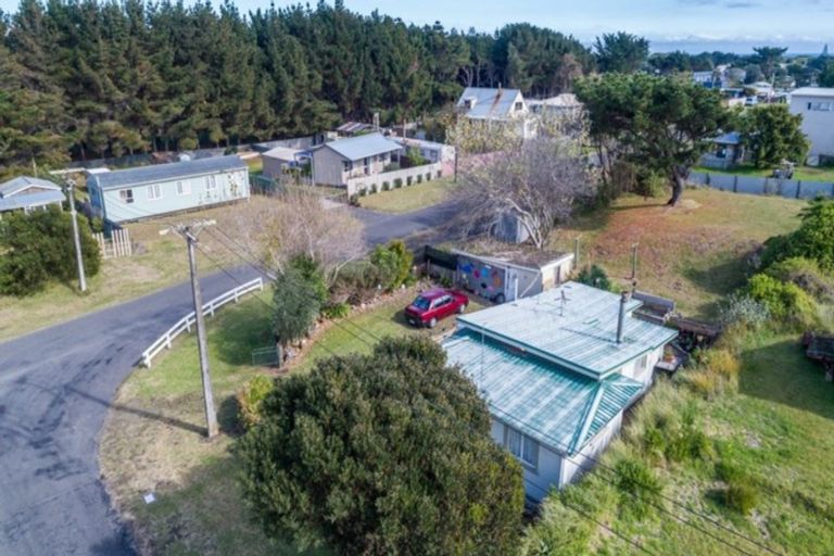 Photo of property in 36 Muapoko Street, Himatangi Beach, Foxton, 4891