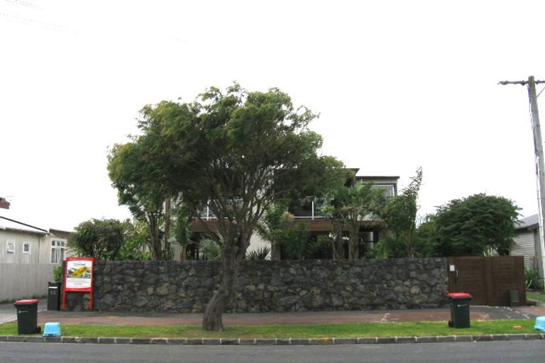 Photo of property in 46a St Michaels Avenue, Point Chevalier, Auckland, 1022