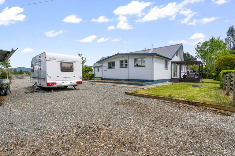 Photo of property in 2268 Ohai Clifden Highway, Orawia, Otautau, 9682